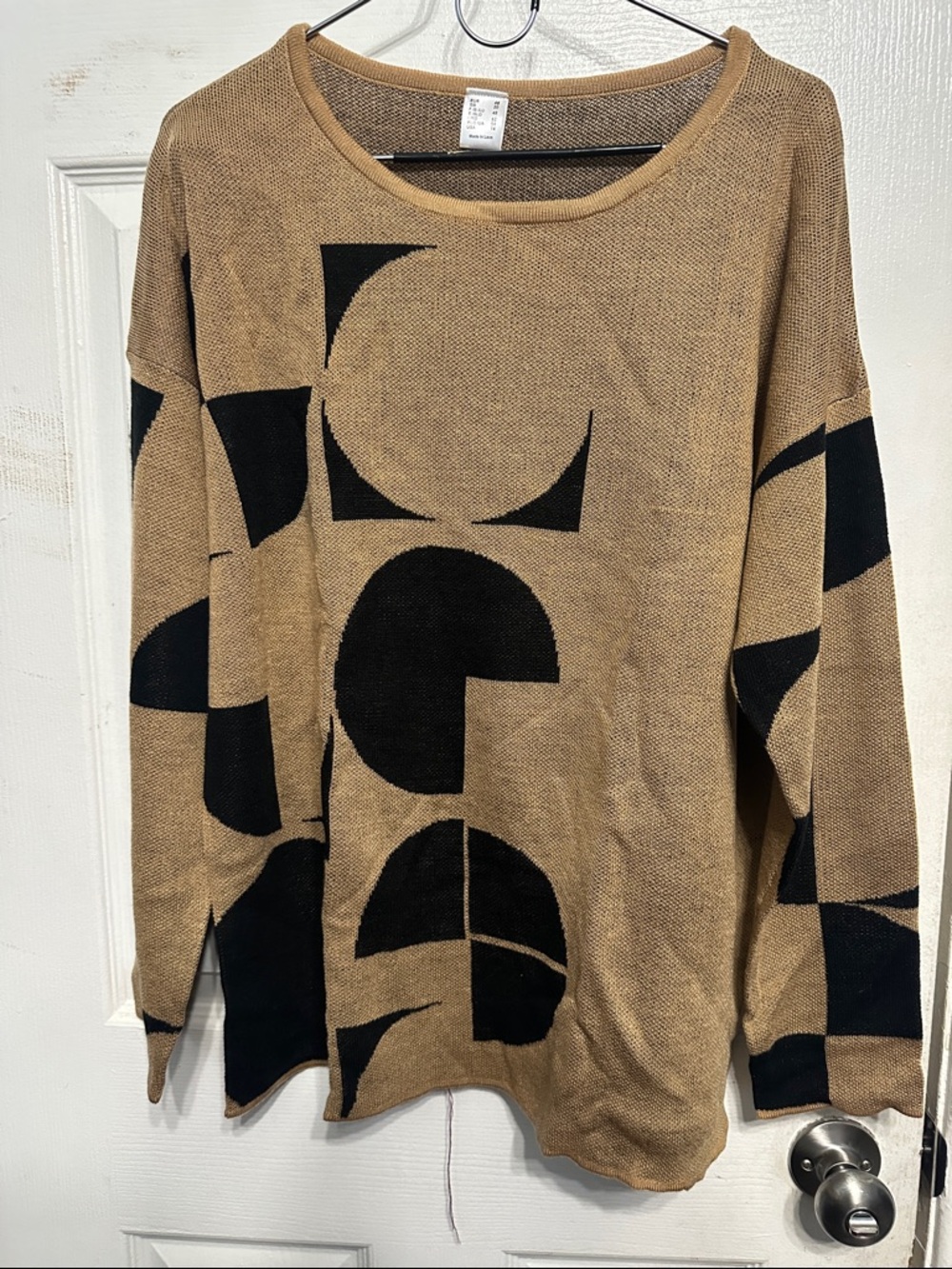 Women's Beige & Black Geometric Knit Sweater